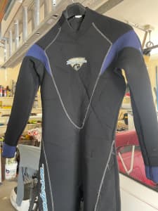 Wetsuit, Henderson Excellent Condition, Medium/Large, Suit 183cm Male