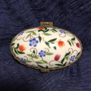 Decorative Ceramic Trinket Box - Floral with Painted Gold Stems & Band