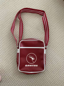 Qantas Retro crossbody bag