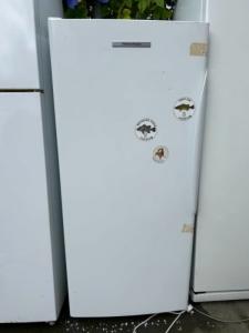 ! large 373 liter upright fridge