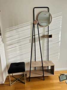 Alexander Cloth stand with free chair