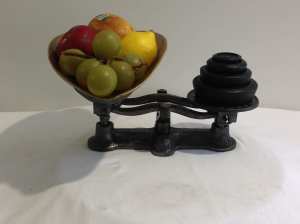 Antique Patterned Cast Iron Scales With Imperial Weights