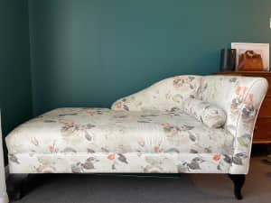 Chaise lounge white base floral pattern