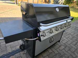 Grillmaster 6 burner gas barbecue BBQ 