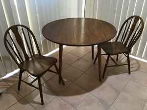 PENDING PICKUP - FREE 4 seater round table with 4 chairs