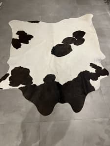 Beautiful Cows Rug - Brown and Cream