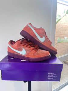 Nike SB - Dunk Low Pro Premium Shoes Mystic Red Rosewood