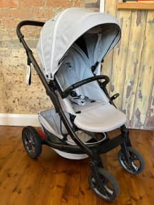 Redsbaby Jive2 stroller/pram w bassinet, accessories - great condition
