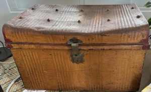 Vintage metal trunk Rare Find Genuine from early 1900s $80