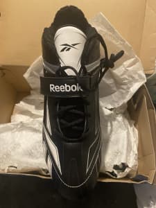 Reebok rugby gridiron football boots bnib $70 US 13 1/2
