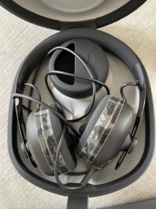 Nura noise cancelling headphone - brand new