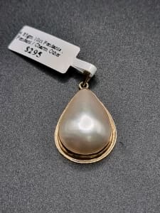 10ct Gold pearl pendant 4.85g 1-420212