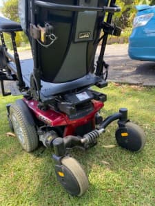Quantum Q6 Edge electric wheelchair