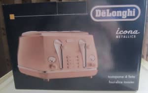 Delonghi icona metallics 4 slice toaster - New in Box unopened
