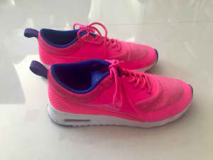 Pink Women’s NIKE sports shoes size 8. $10.