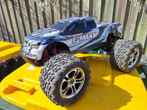 1/10 Traxxas Emaxx offroad RC monster truck RTR