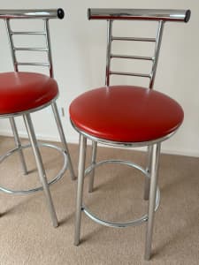 5 Barstools on a sturdy chrome frame high stools for bar/kitchen bench