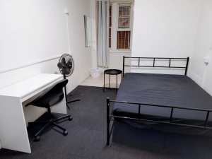 Private room 12min walk to Town Hall Station 