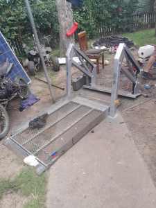 Hydrolic wheelchair lift