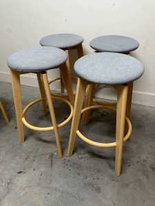 4 x bar stools