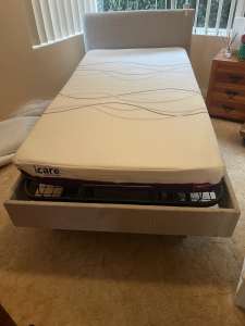 Electric lift bed with ICARE mattress 