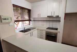 2 bedroom unit for rent very close to station
