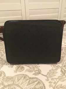 Authentic Vintage Coach Sutton 9814 Black Leather Bag 