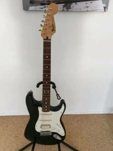 Vintage Fender Stratocaster (MIM) HSS & Hardcase