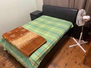 Room available sharing with other girl 10 mins walk to Blacktown