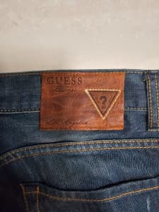 GUESS DESIGNER DENIM JEANS - MADE IN USA - BLUE, W32 L34 - ALMOST NEW