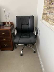Swivel black Office Chairs Adjustable