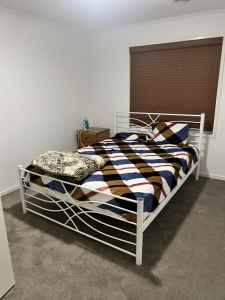 2 room for rent in point cook