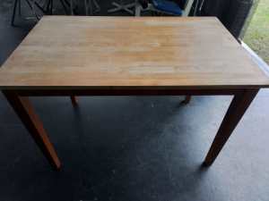 Pine 4 seater table