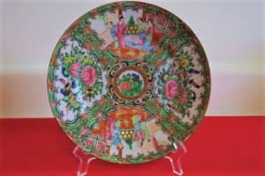 ANTIQUE CHINESE MEDALLION PLATE - FAMILLE ROSE