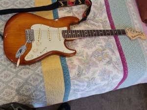 Fender Stratocaster USA Performer Honeyburst 2021 model