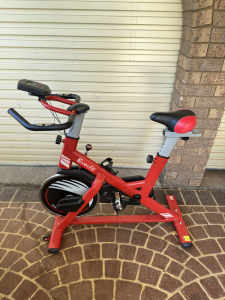 SPIN BIKE IN GREAT CONDITION & ORDER