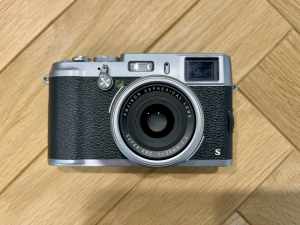 Fujifilm X100S 16.3MP Digital Camera Silver (Preowned)