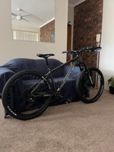 2022 Whyte 901 Hardtail Mountain Bike ( Medium)