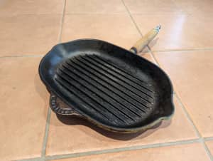 Cast iron griddle pan - teal