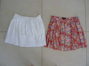 2x Womens Skirts: GAP & NEW LOOK. Size: 8. $10 EACH. Excel condn