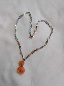 Vintage Carved 1940s Faux Coral Rose Pendant Necklace