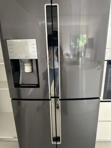 Used Samsung 719L French door refrigerator in great condition 