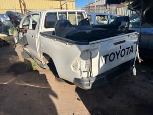 Wrecking Toyota hilux 2016