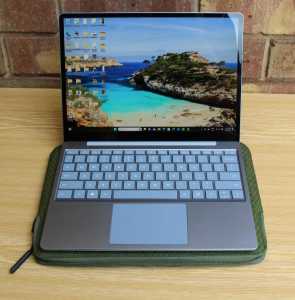 Microsoft Surface Laptop Go 12.4 i5-1035G1/8GB RAM/128GB SSD