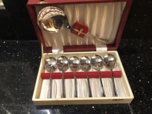Vintage EPNS boxed set dessertspoons and serving spoon Made in England