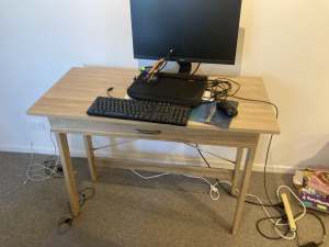Work desk with drawers 