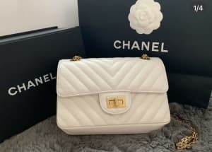 Brand New 22k Chanel mini 2.55 white chevron 