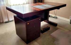 Classic Office desk with matching desk drawers
