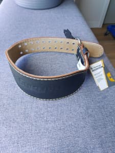 Harbinger 4inch padded leather belt. Rugged core support..size s