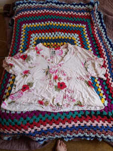 Beautiful jase ladies top in good condition 